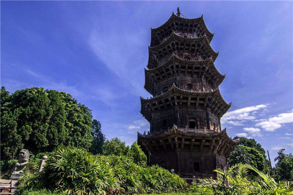 登巴陵开元寺西阁赠衡岳僧方外